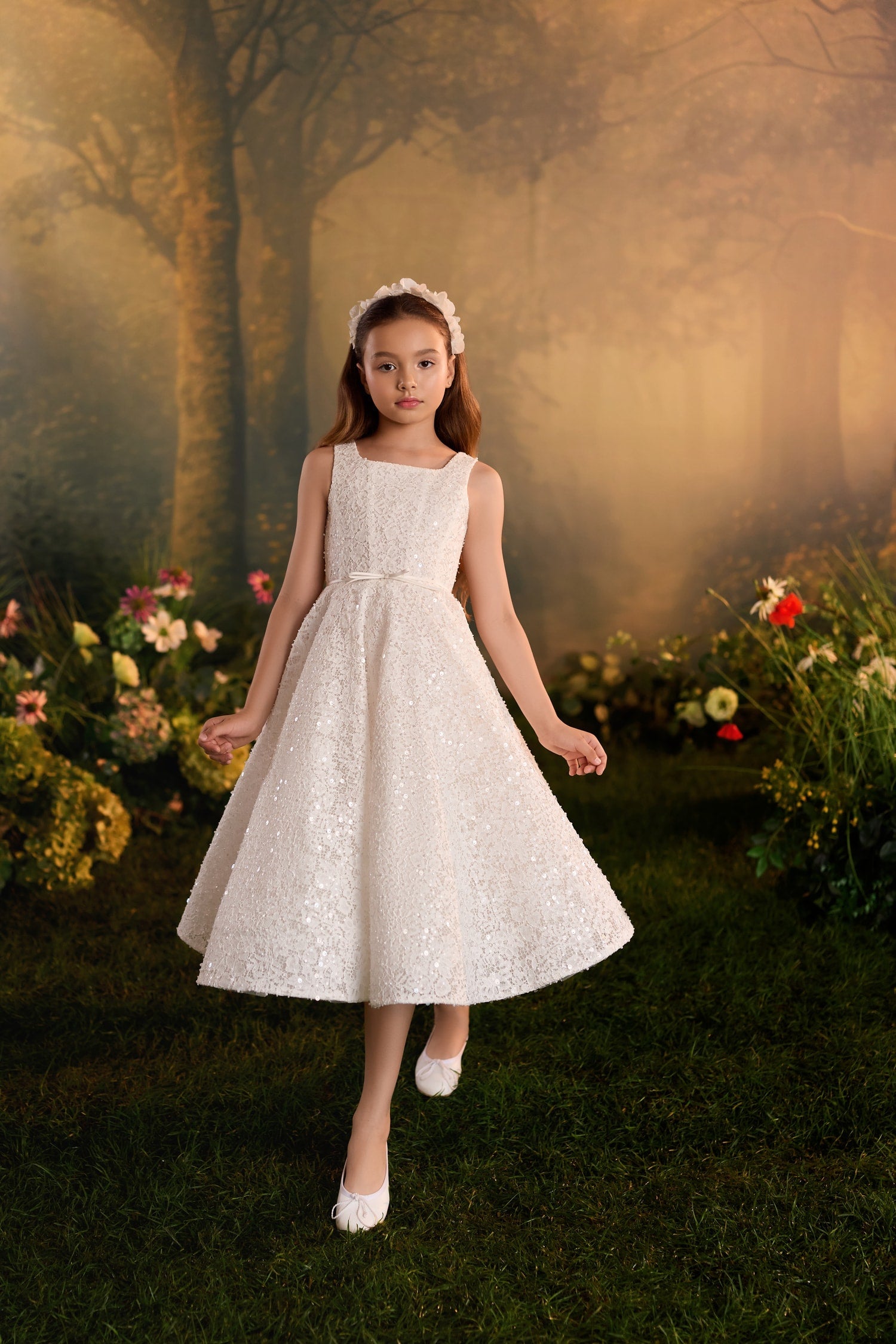 Abito da bambina midi in pizzo con paillettes e mantellina opzionale
