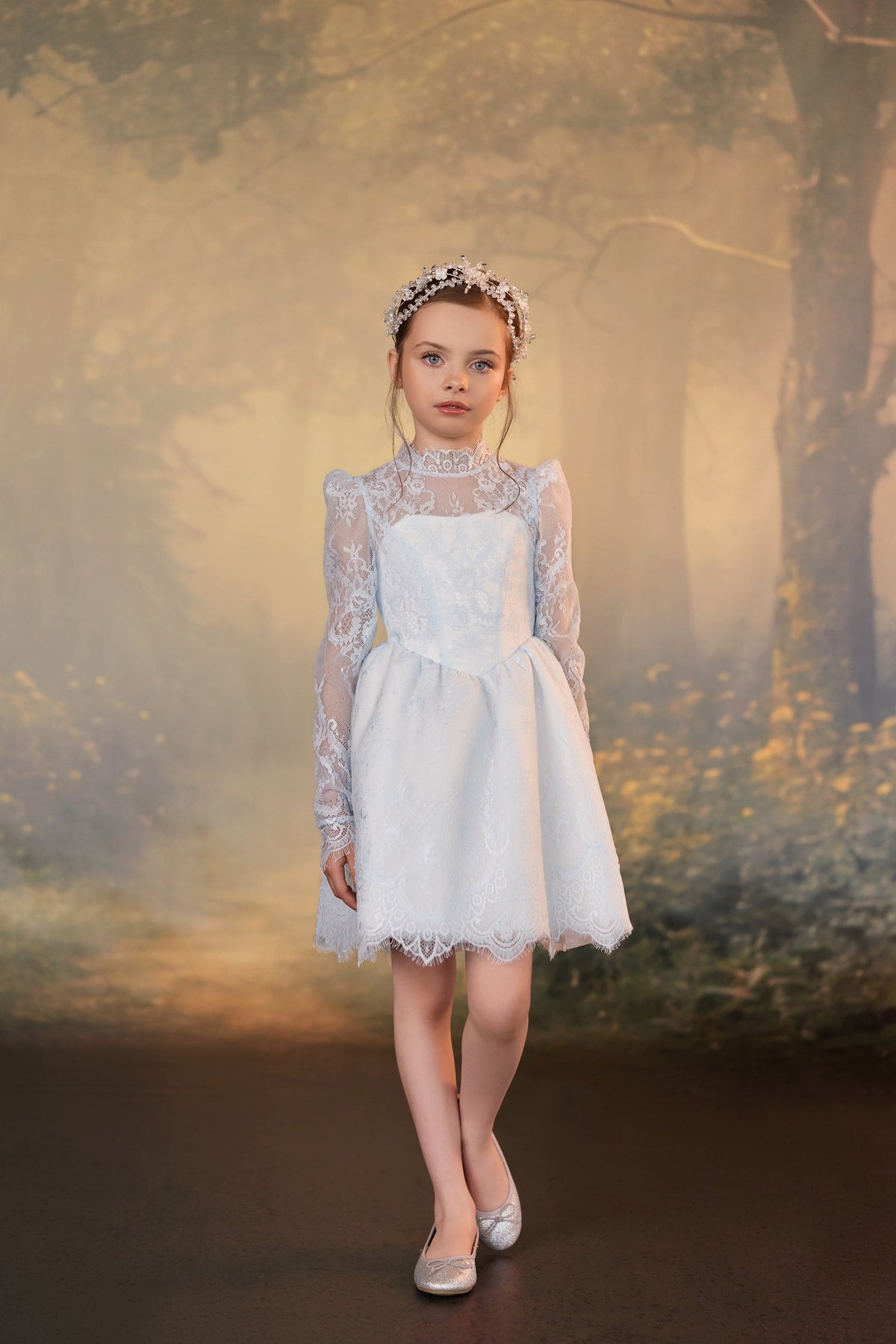 Abito da bambina in pizzo floreale con gonna al ginocchio